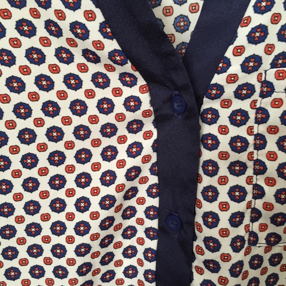 Olive and Oak sleeveless blouse - Picture 3 of 5